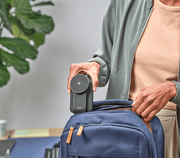 Trust Viro 3-in-1 Magnetic Charge Stand 25464 2